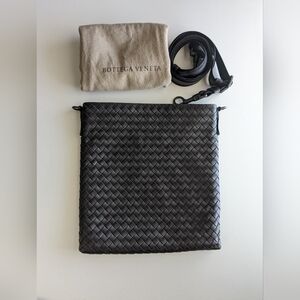 Authentic Bottega Veneta Intercciato crossbody bag